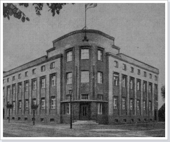 Das AOK-Geb&auml;ude im Jahr 1930. / The office of the general health insurance company 1930.