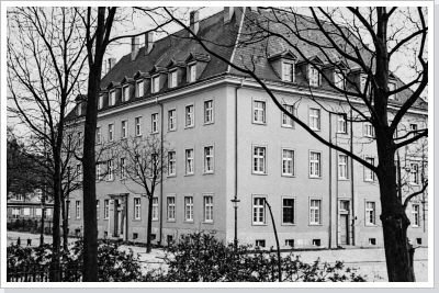 Das ehemalige Finanzamt. / The former tax office.