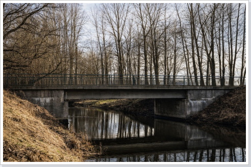 Die Hohe Br&uuml;cke &uuml;ber den Havell&auml;ndischen Hauptkanal. / The bridge about the Havell&auml;ndischen main channel.