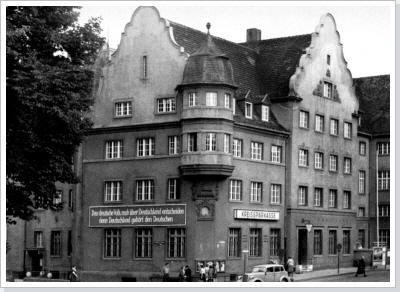 Die Sparkasse des Kreises Osthavelland im Jahr 1951. Die Sparkasse des Kreises Osthavelland im Jahr 1951.