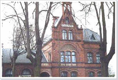 Das ehemalige Kinderheim. / The former children's-home.