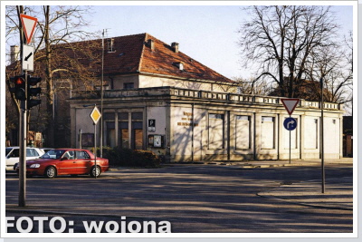 Das denkmalgesch&uuml;tzte Kino- & Theatergeb&auml;ude Anfang der 1990er Jahre./Former theatre & cinema
