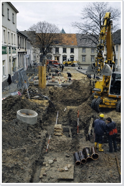 Rathausfundamente aus dem Jahre 1695 oder davor gefunden. Rathausfundamente aus dem Jahre 1695 oder davor gefunden.