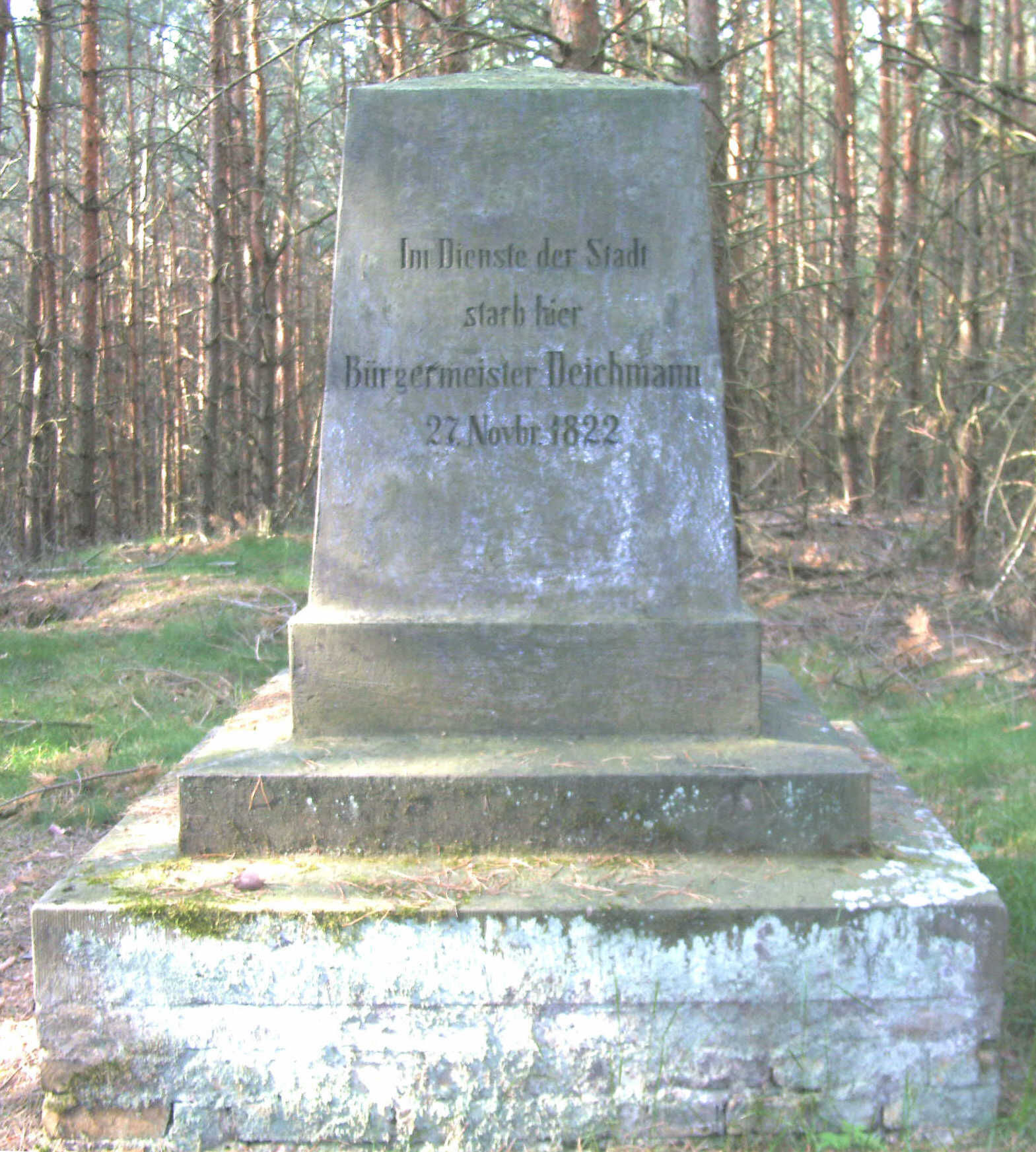 Das Denkmal fr den verunglckten Brgermeister. / Monument for the mayor.